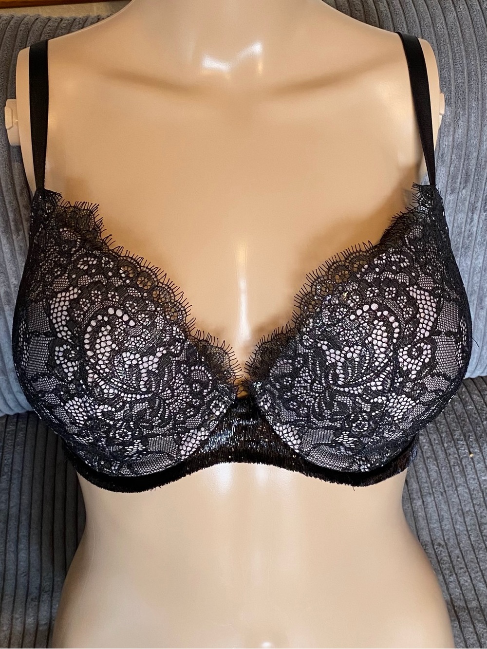 Victoria's Secret Sexy Black Lace Underwire Bra - Push-Up